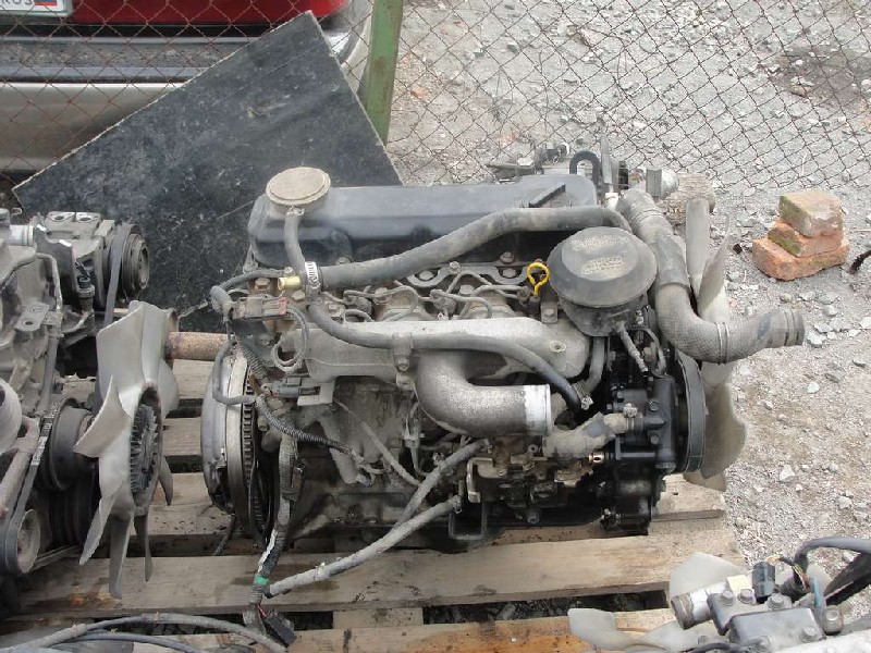 Двигатель ISUZU TD27